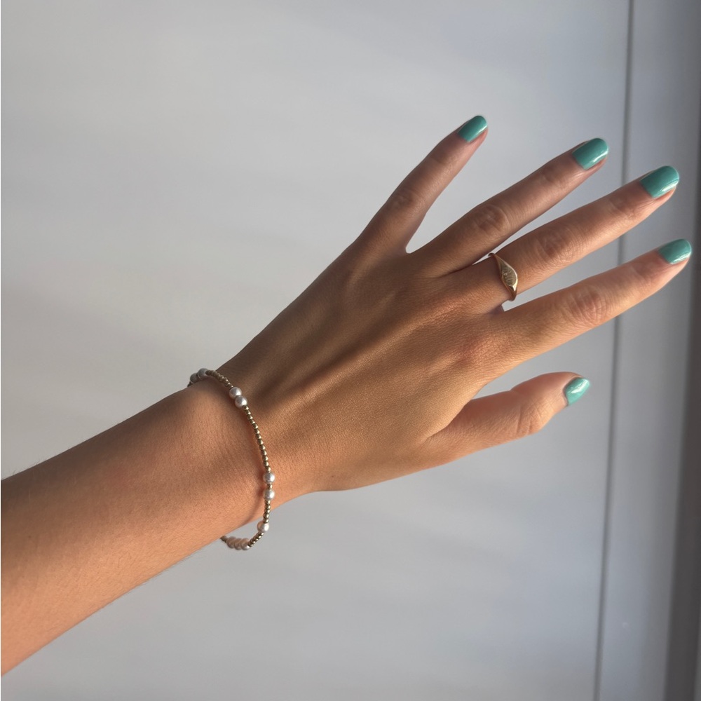 ENewton Hope Unwritten pearls bracelet